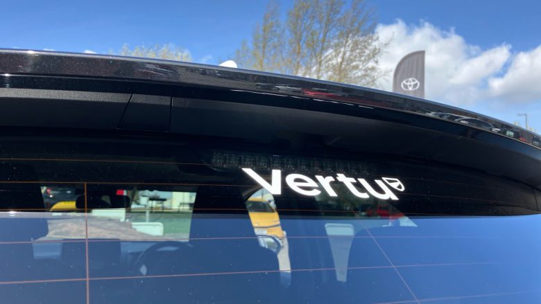 Toyota Yaris 1.5 Hybrid Design 5dr CVT Hybrid Hatchback